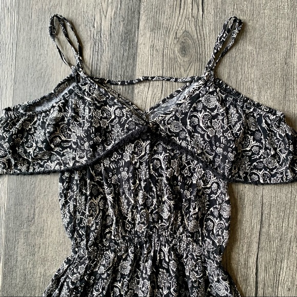 Black and white summer dress by Xhilaration - Juniors Size Small - Picture 10 of 10